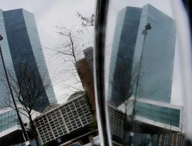 ΕΚΤ: Προς τα κάτω εκτιμάται η ανάπτυξη της οικονομίας της Ευρωζώνης από τους αναλυτές